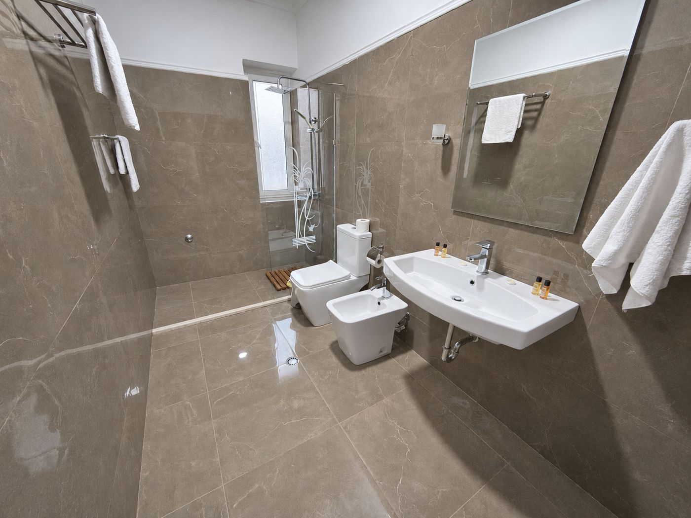 Triple Room, private bathroom